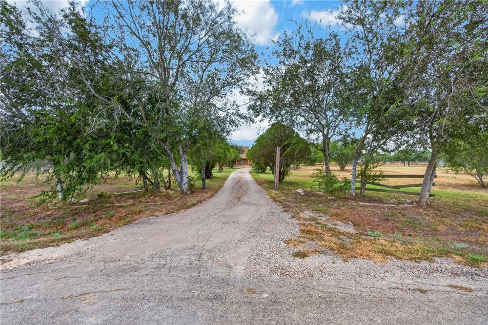 5474 Sunset Robstown, TX 78380