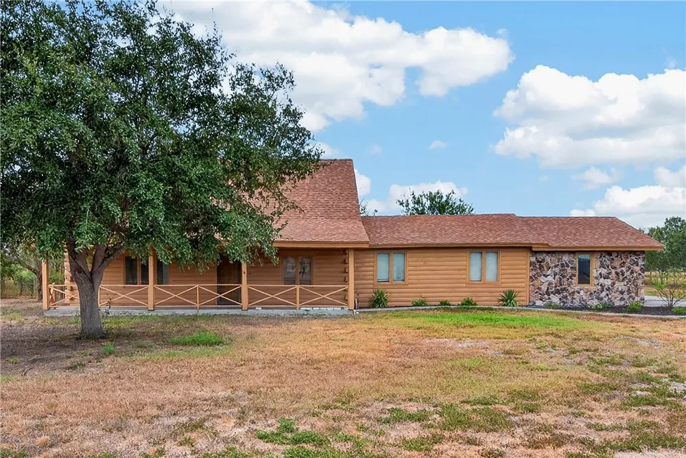 5474 Sunset Robstown, TX 78380
