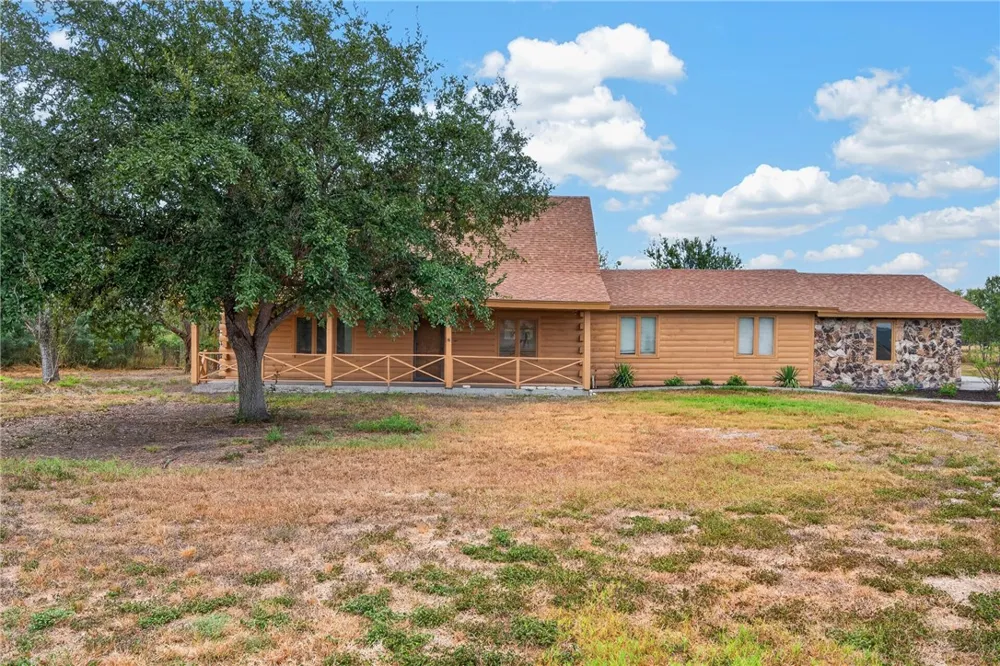 5474 Sunset Robstown, TX 78380