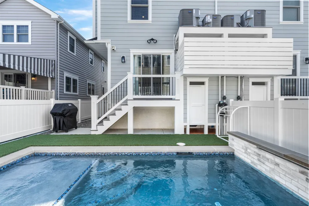 129 79th st Sea Isle City, NJ 08243
