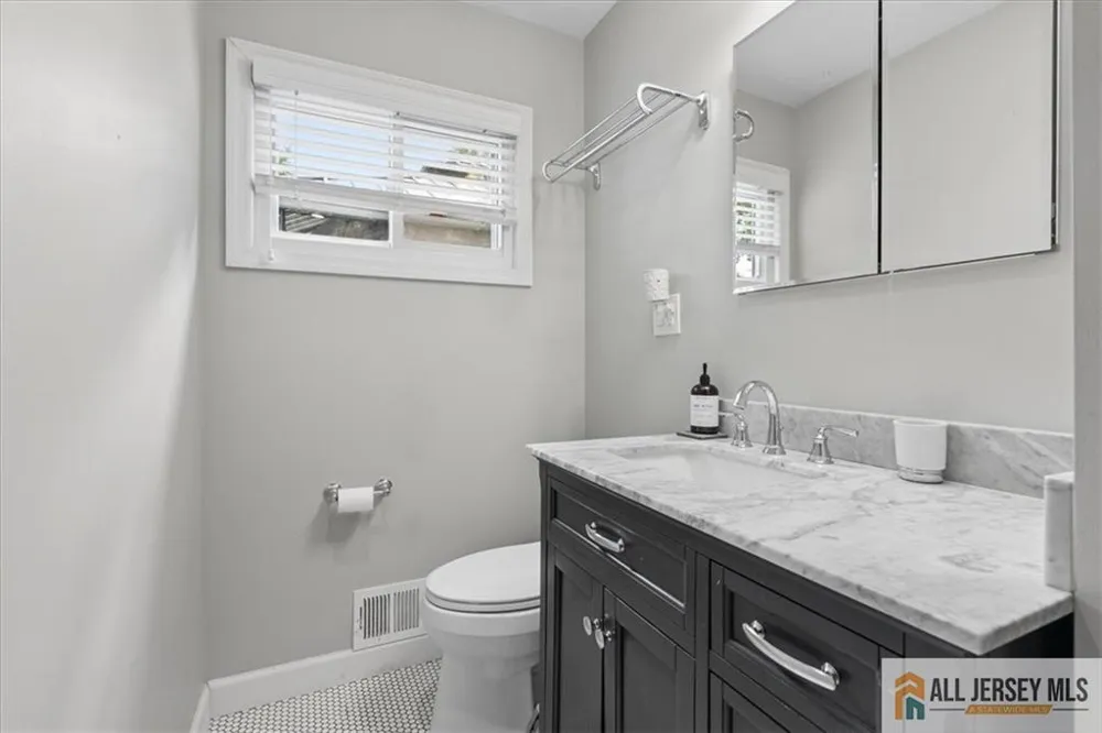 9 Bucknell Road Old Bridge, NJ 08859