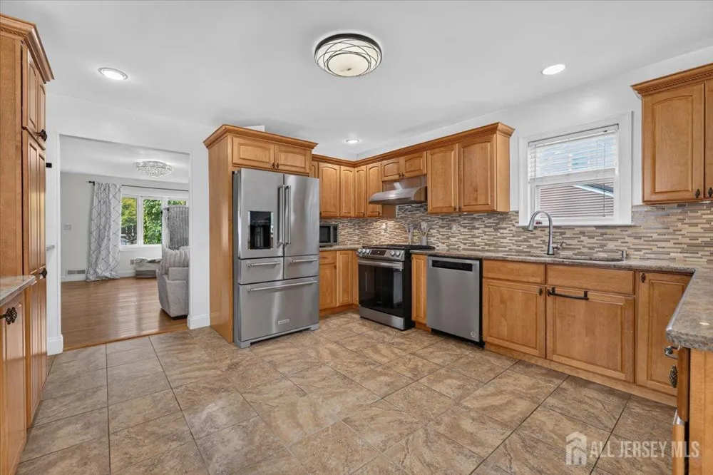 36 Sherwood Avenue East Brunswick, NJ 08816