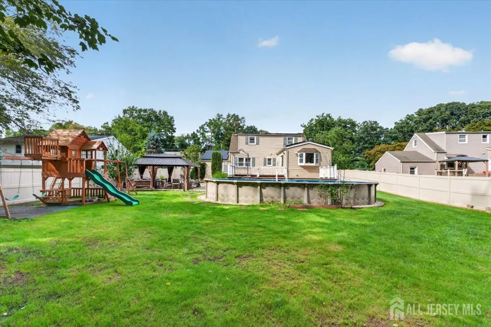 36 Sherwood Avenue East Brunswick, NJ 08816