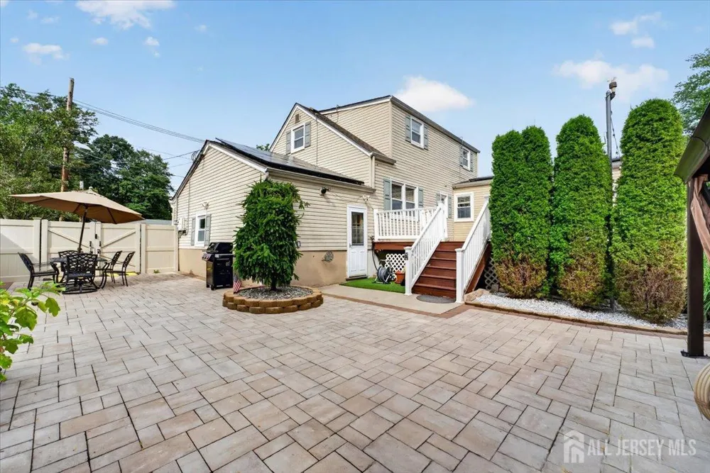 36 Sherwood Avenue East Brunswick, NJ 08816