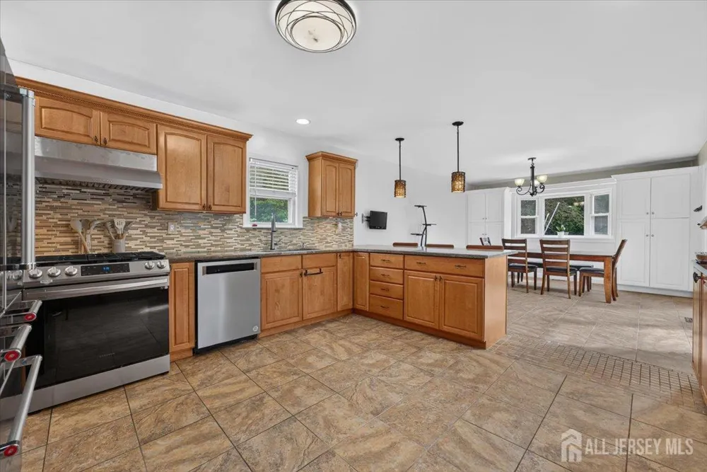 36 Sherwood Avenue East Brunswick, NJ 08816