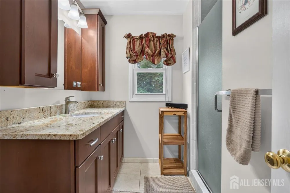 36 Sherwood Avenue East Brunswick, NJ 08816
