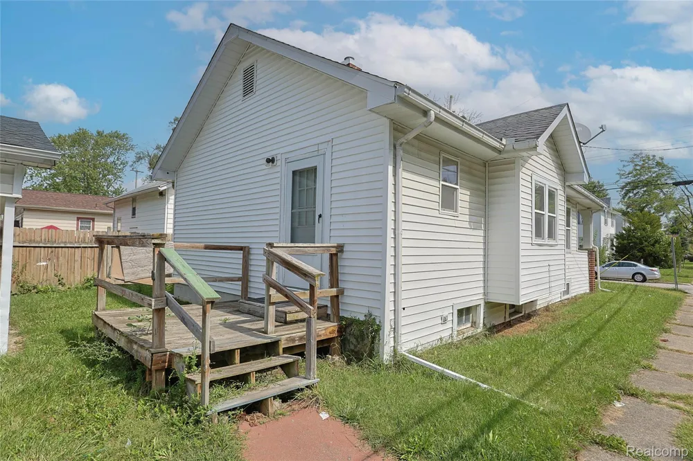 2301 Avon Street Saginaw City, MI 48602