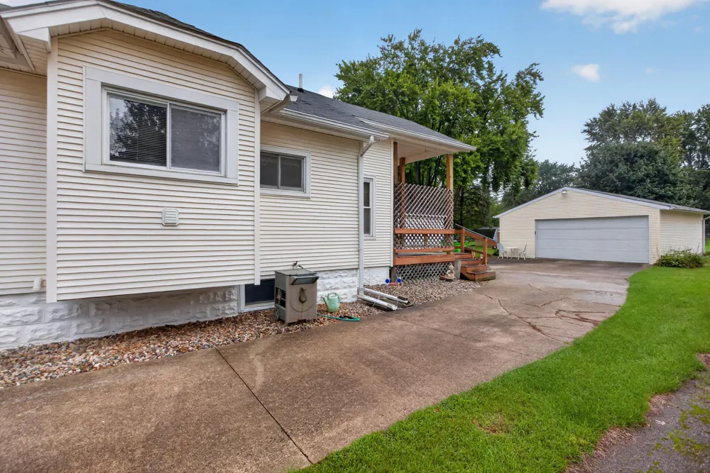 531 7th Street Leoni Township, MI 49254