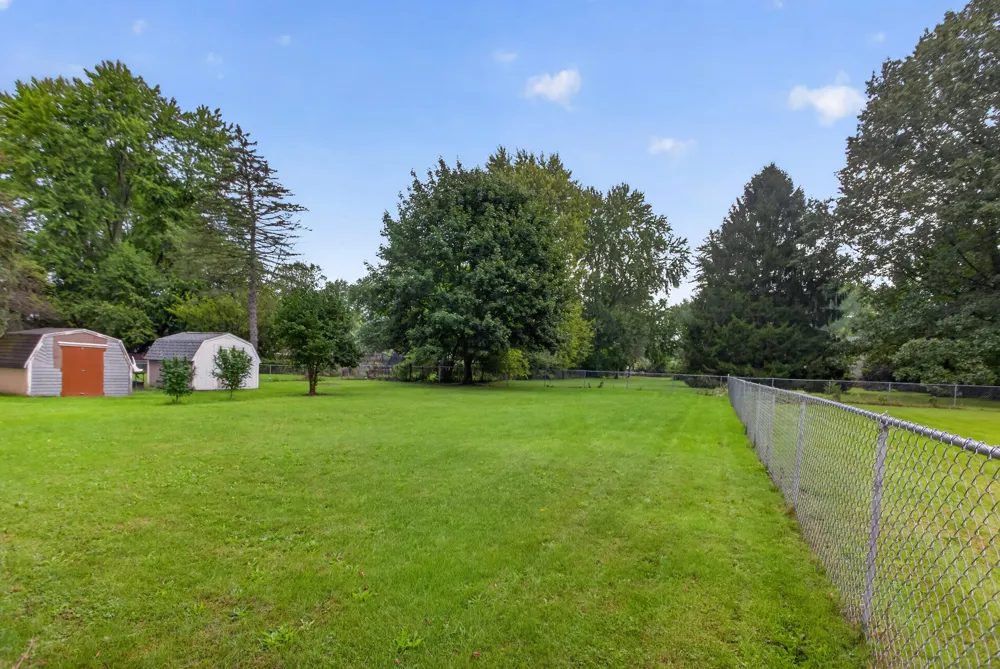 531 7th Street Leoni Township, MI 49254