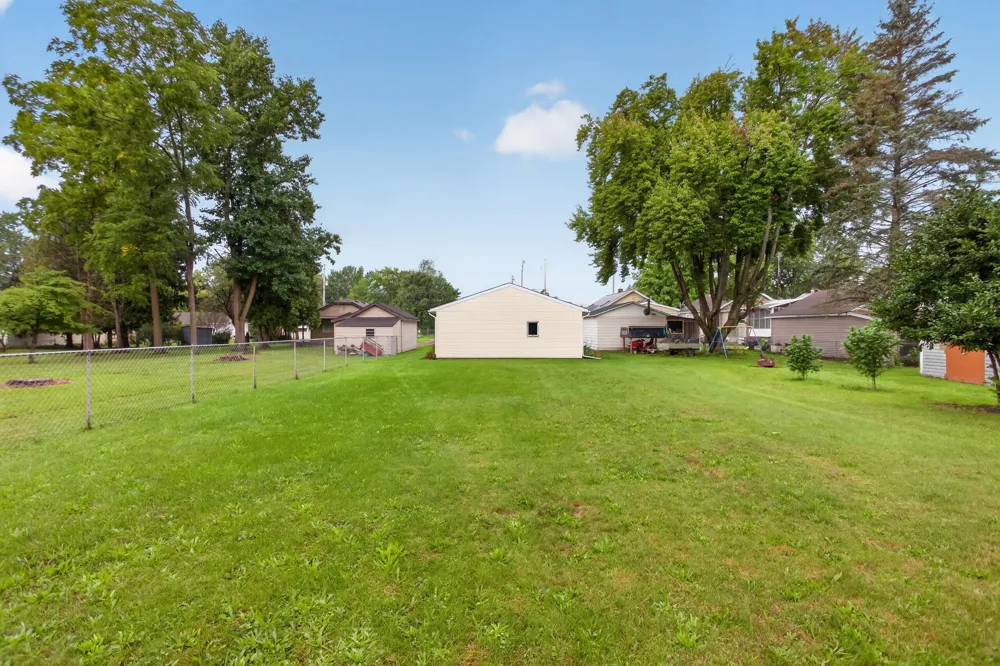 531 7th Street Leoni Township, MI 49254
