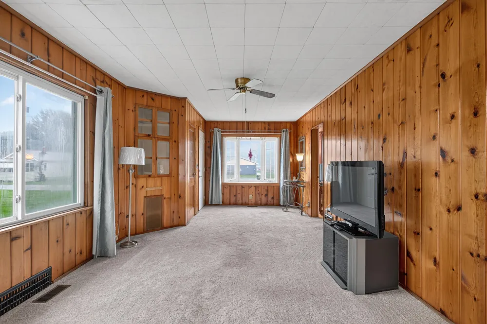 531 7th Street Leoni Township, MI 49254