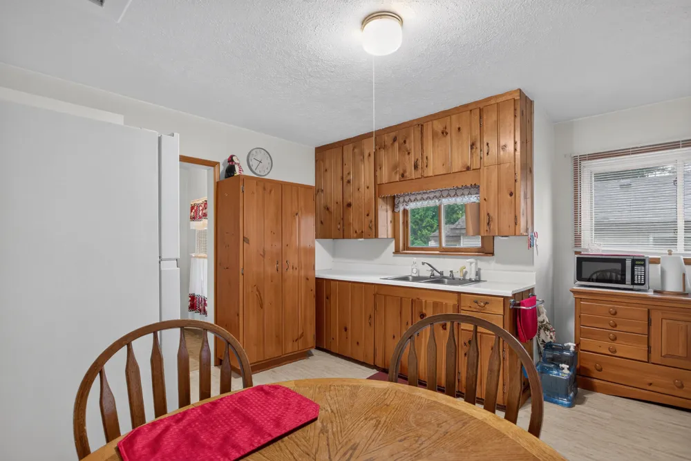 531 7th Street Leoni Township, MI 49254