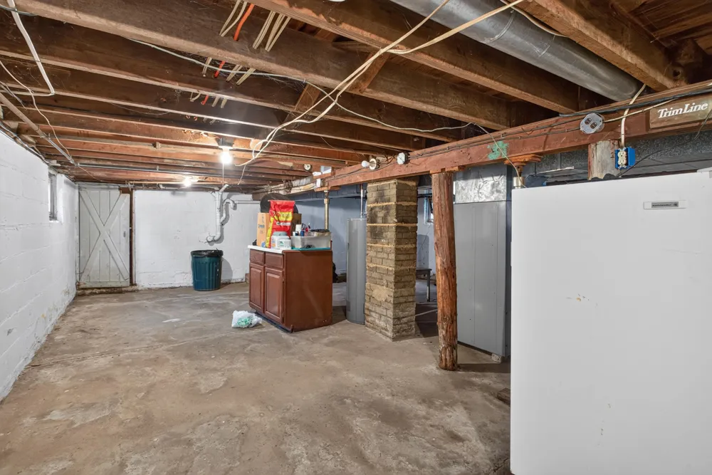 531 7th Street Leoni Township, MI 49254