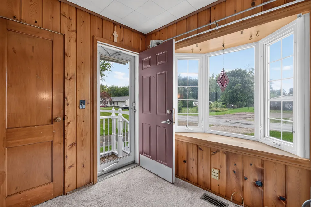 531 7th Street Leoni Township, MI 49254
