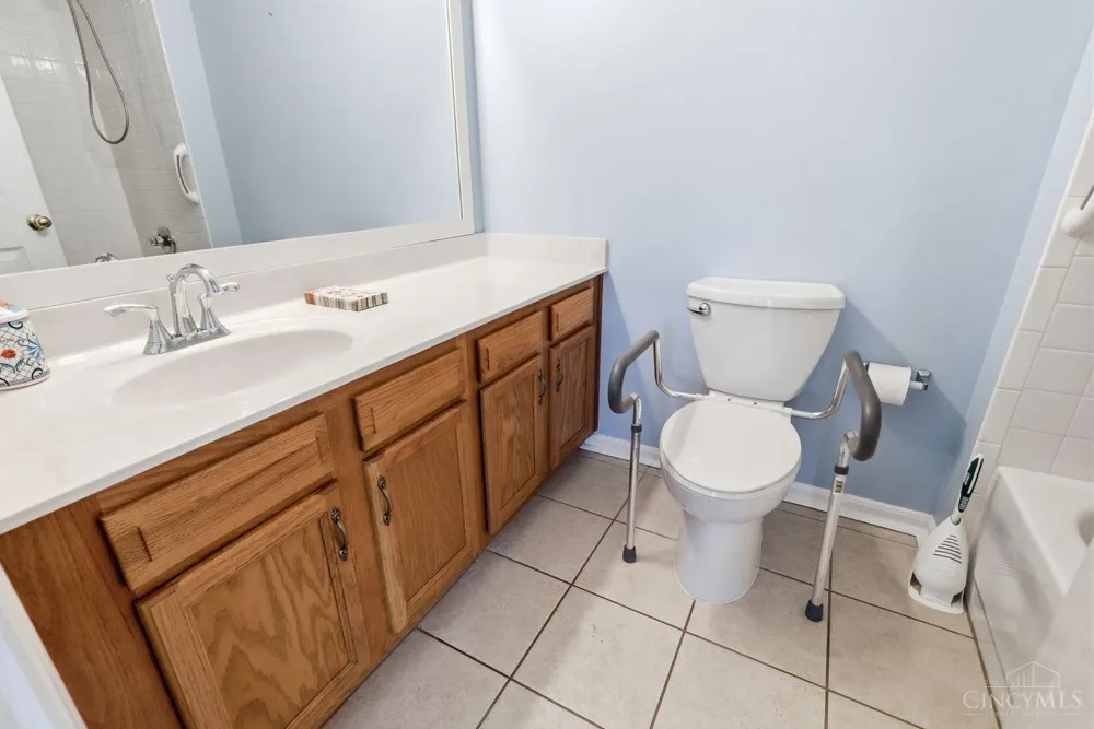 2850 Ashton Circle Fairfield, OH 45011