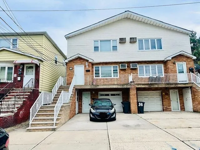 40 PROSPECT AVE Bayonne, NJ 07002