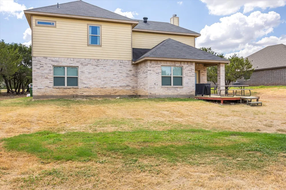 1004 W Apache Trail Granbury, TX 76048