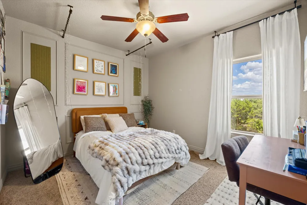 1004 W Apache Trail Granbury, TX 76048