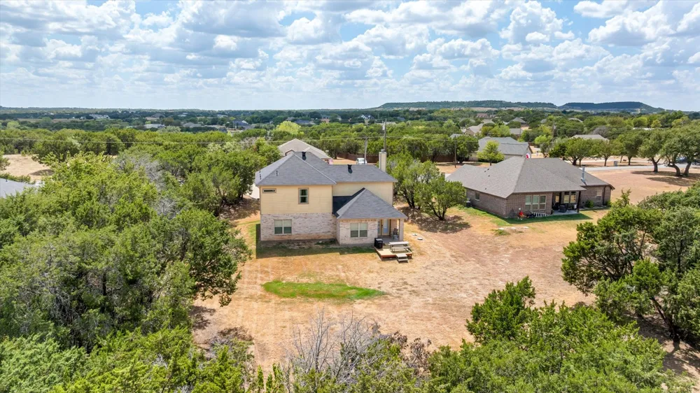 1004 W Apache Trail Granbury, TX 76048