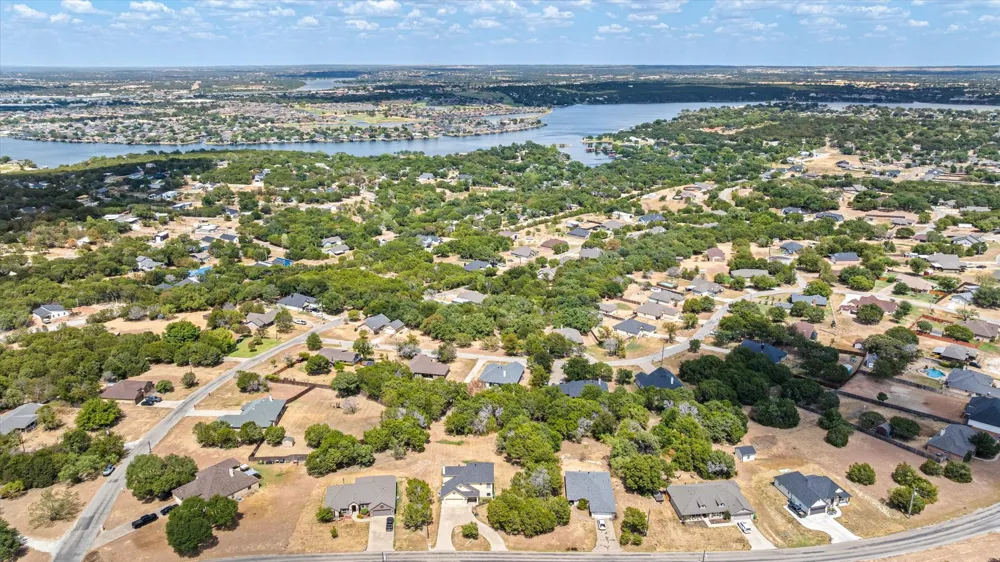 1004 W Apache Trail Granbury, TX 76048