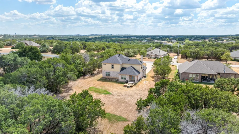 1004 W Apache Trail Granbury, TX 76048