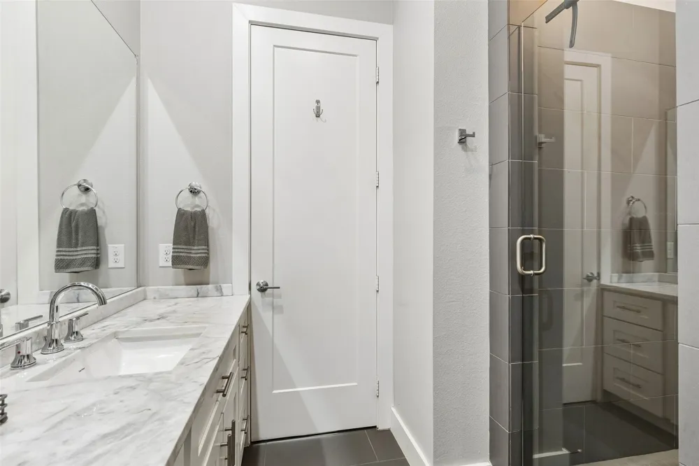 5914 Lindell Avenue #400 Dallas, TX 75206