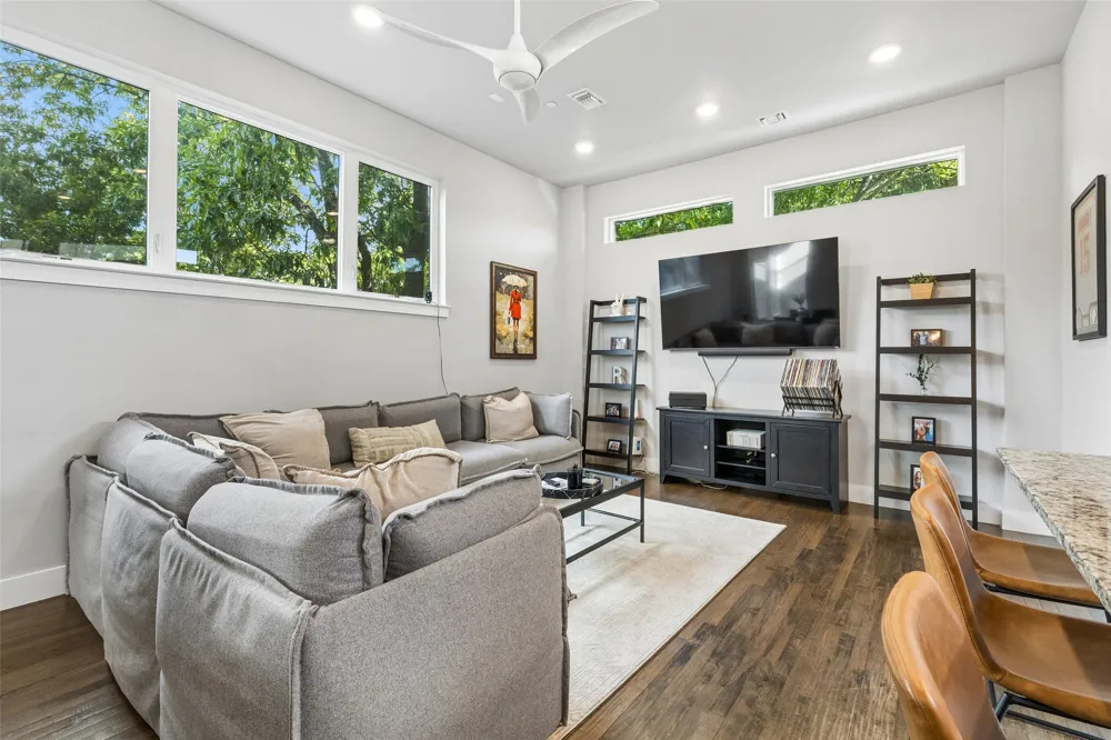 5914 Lindell Avenue #400 Dallas, TX 75206