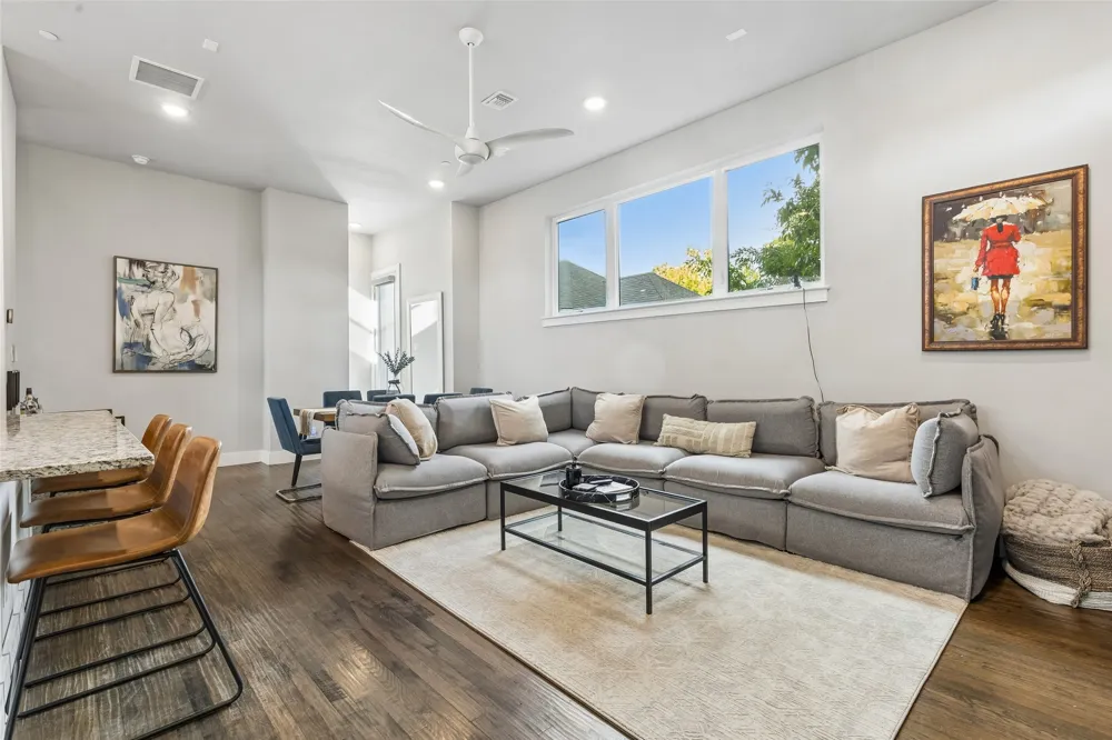 5914 Lindell Avenue #400 Dallas, TX 75206