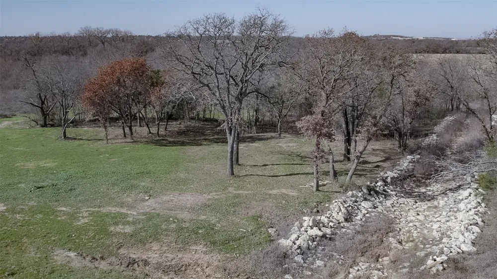 1665 Private Access 60200 Burleson, TX 76028