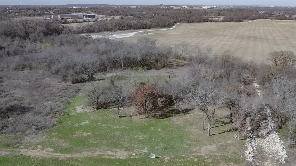 1665 Private Access 60200 Burleson, TX 76028