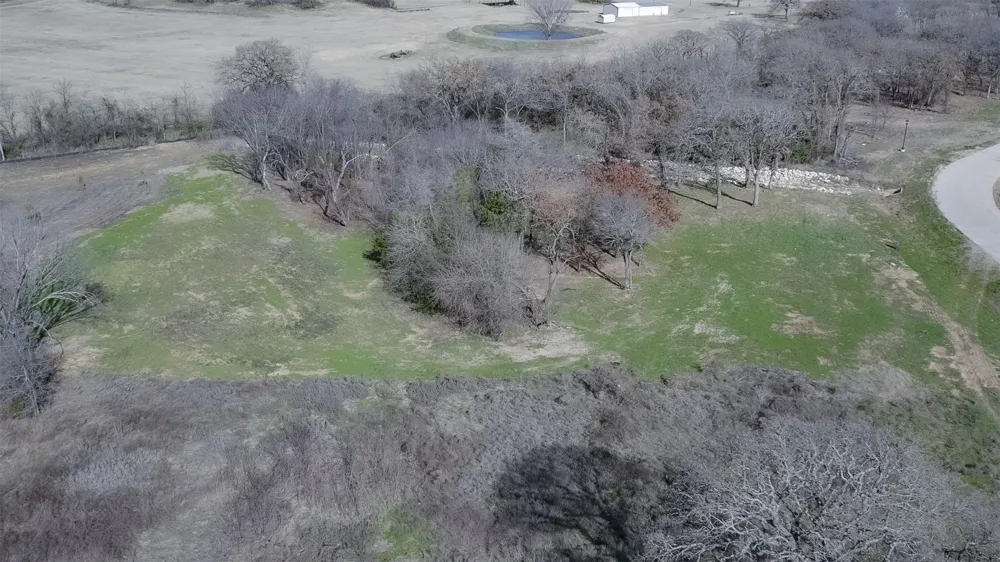 1665 Private Access 60200 Burleson, TX 76028