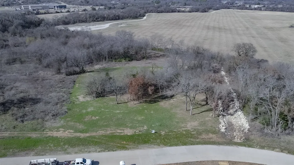 1665 Private Access 60200 Burleson, TX 76028
