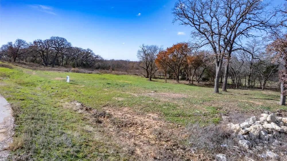 1665 Private Access 60200 Burleson, TX 76028