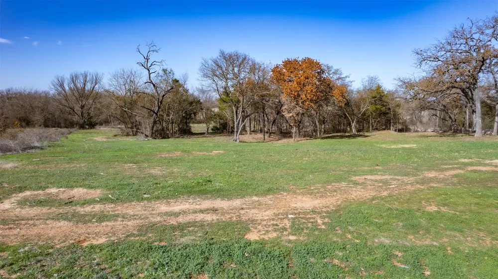 1665 Private Access 60200 Burleson, TX 76028