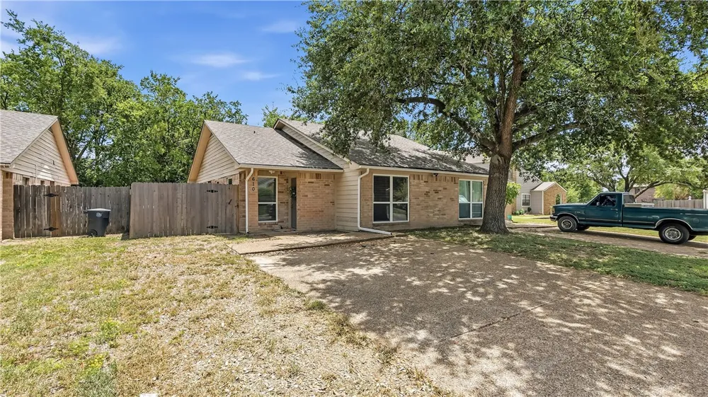 610 Cross Timbers Drive College Station, TX 77840