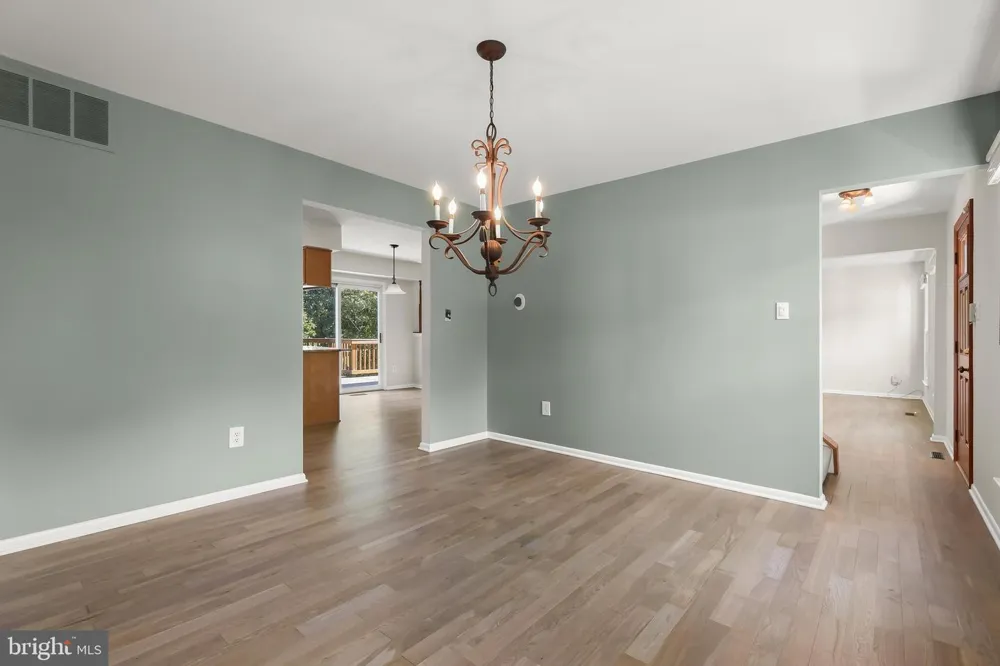8085 WOODLOO DRIVE NE Ellicott City, MD 21043