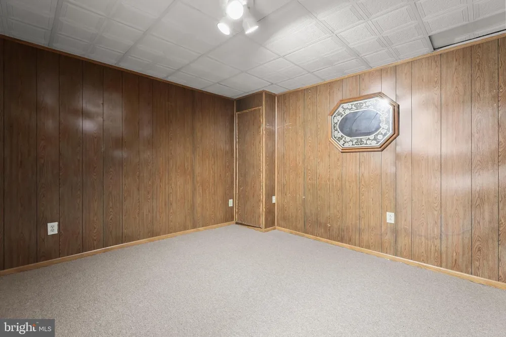 8085 WOODLOO DRIVE NE Ellicott City, MD 21043