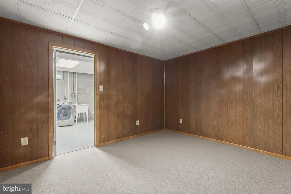 8085 WOODLOO DRIVE NE Ellicott City, MD 21043