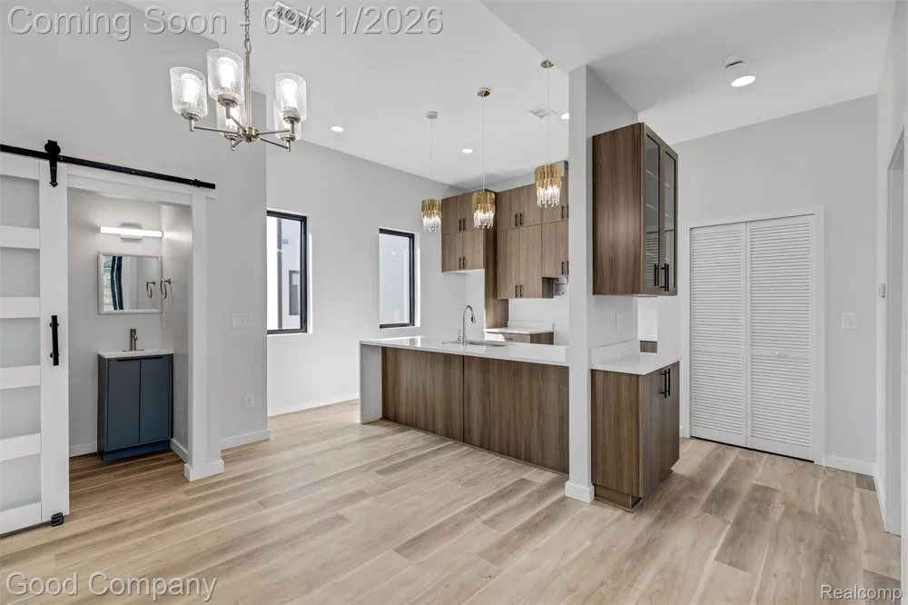 155 Gladstone Street Detroit City, MI 48202