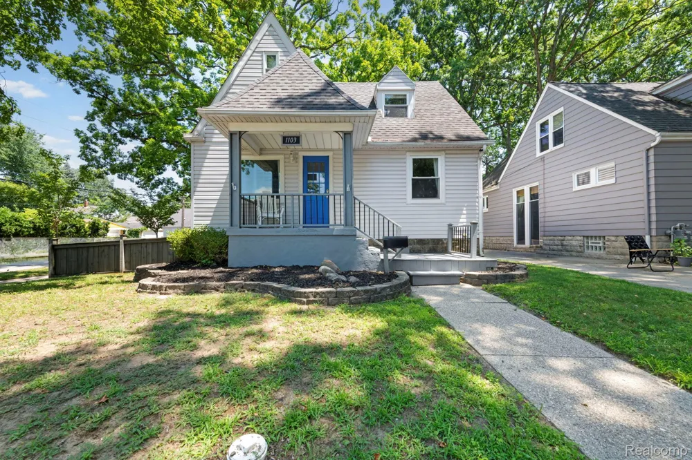 1103 Hoffman Avenue Royal Oak City, MI 48067