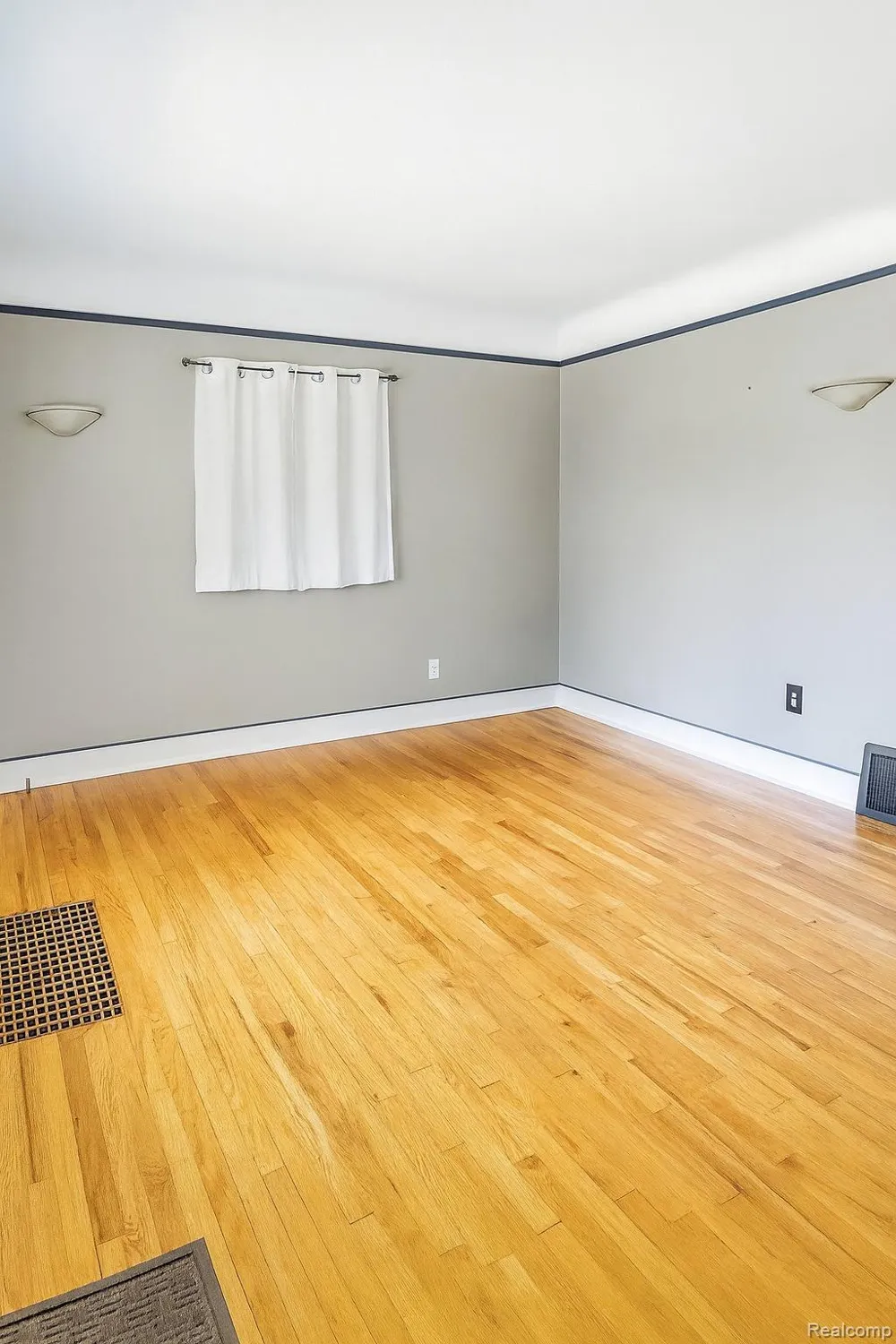 1103 Hoffman Avenue Royal Oak City, MI 48067