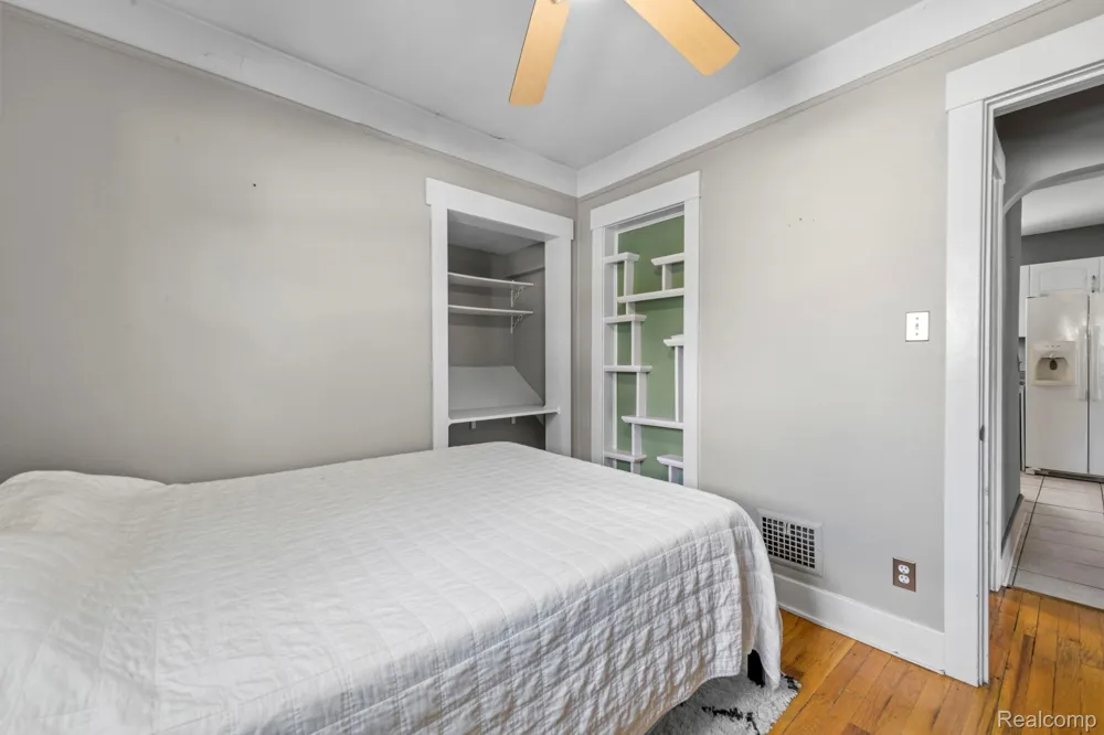 1103 Hoffman Avenue Royal Oak City, MI 48067