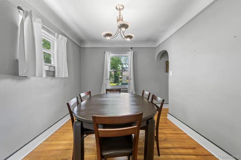 1103 Hoffman Avenue Royal Oak City, MI 48067