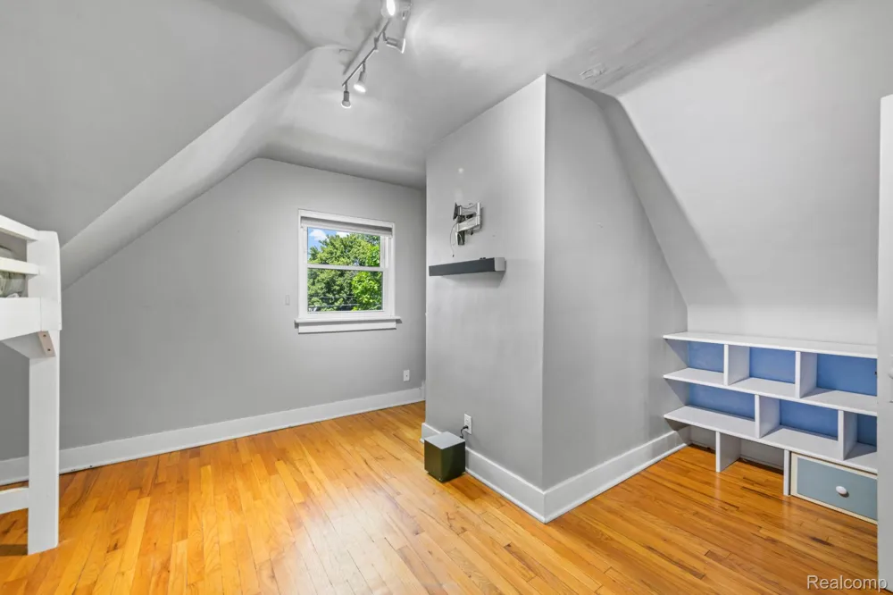 1103 Hoffman Avenue Royal Oak City, MI 48067