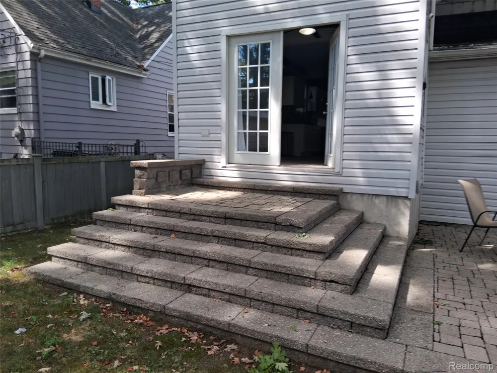 1103 Hoffman Avenue Royal Oak City, MI 48067