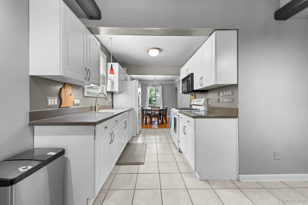 1103 Hoffman Avenue Royal Oak City, MI 48067