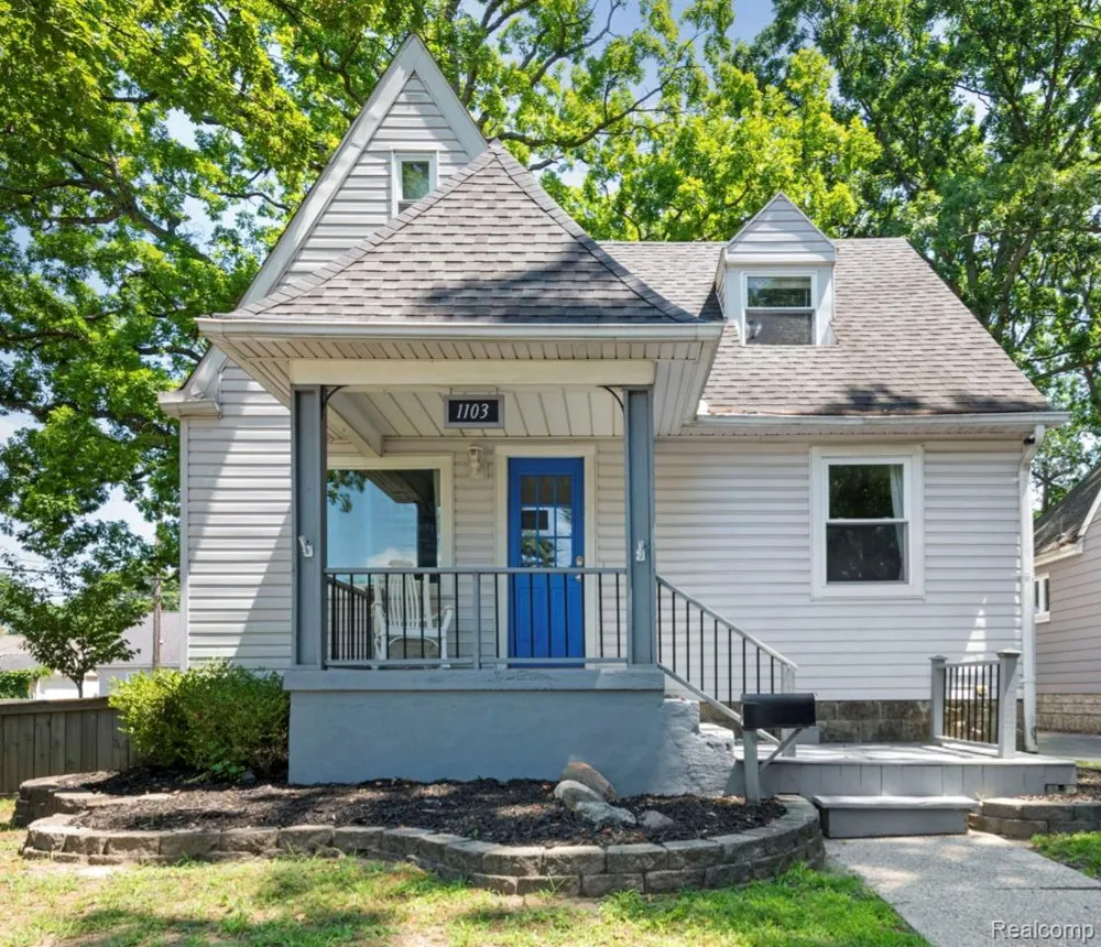 1103 Hoffman Avenue Royal Oak City, MI 48067