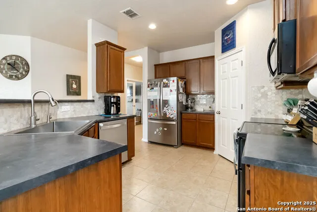 6314 Black Bear San Antonio, TX 78253