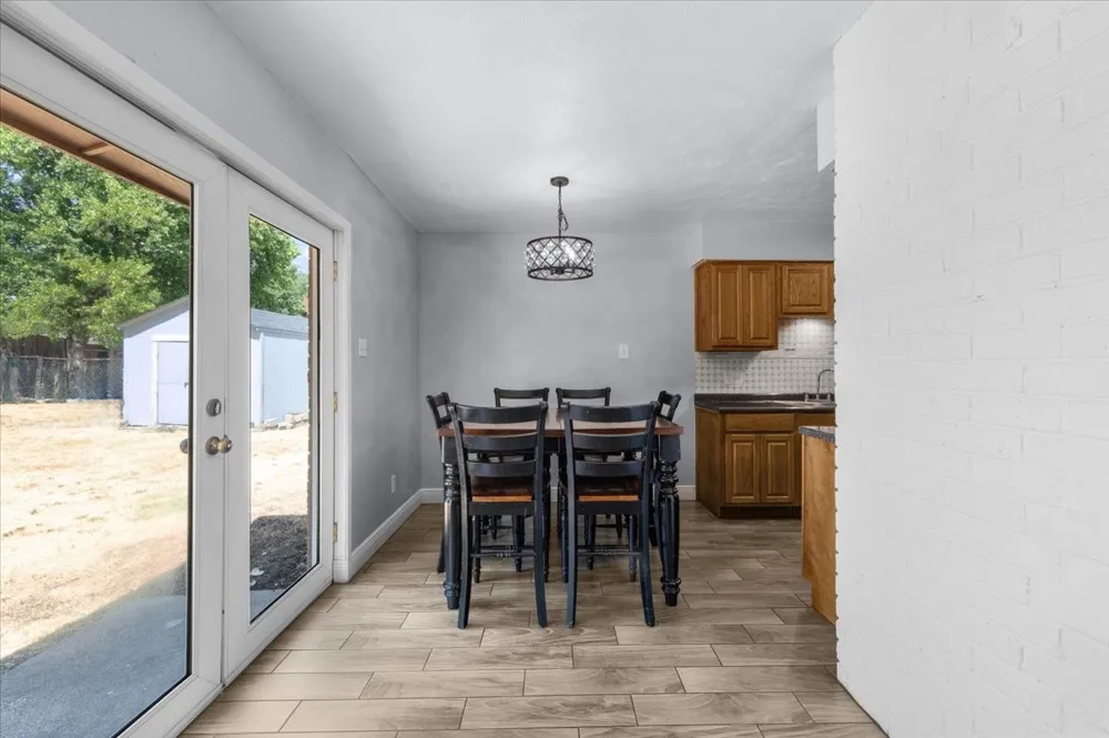 350 Ridgecrest Saginaw, TX 76179