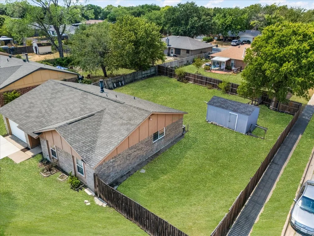 350 Ridgecrest Saginaw, TX 76179